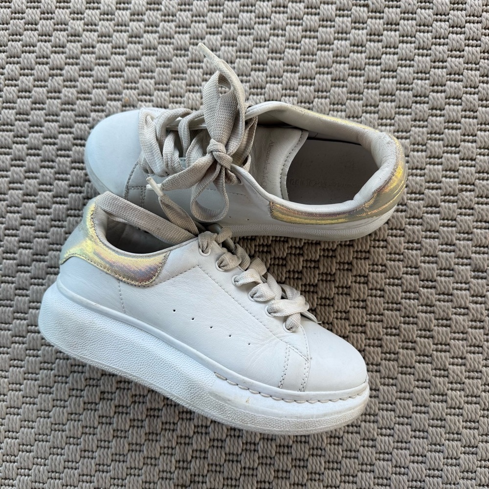 Alexander mcqueen oversized white kids sneakers